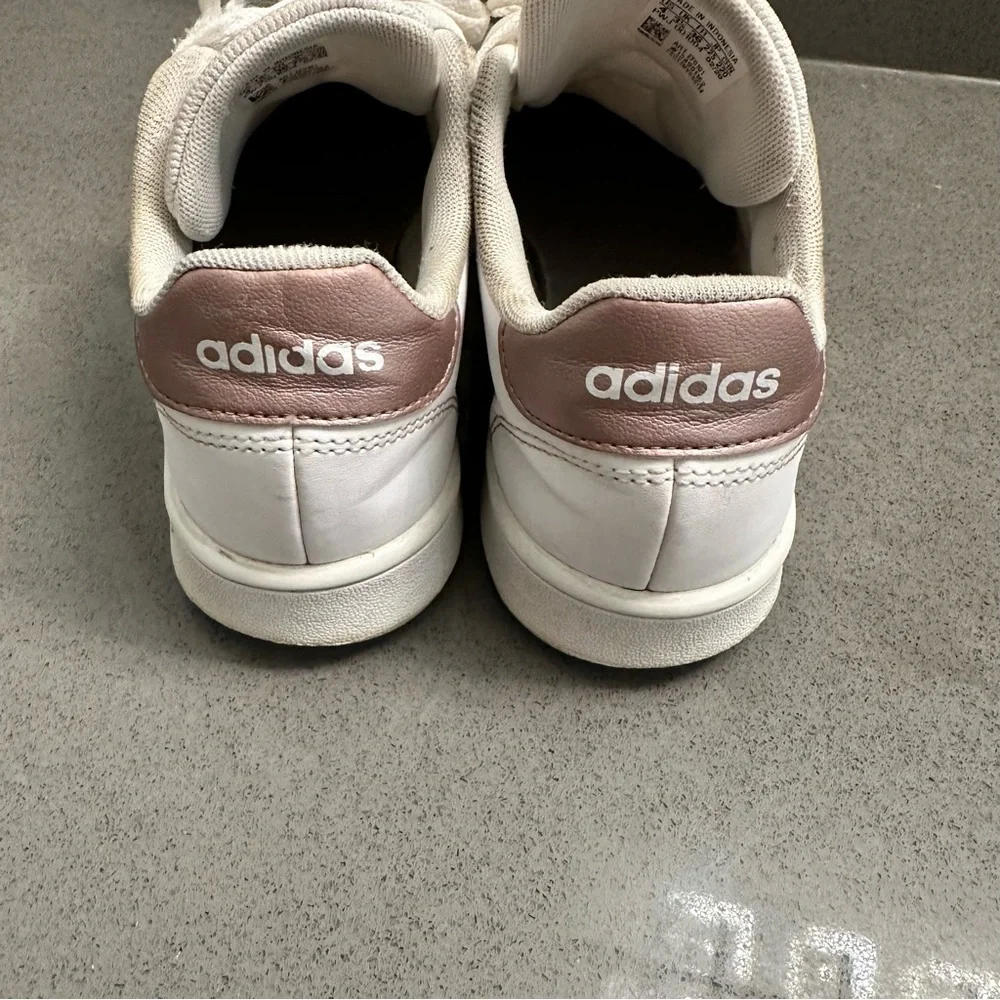 Adidas White Sneakers with Pink Stripes - Picture 5 of 8